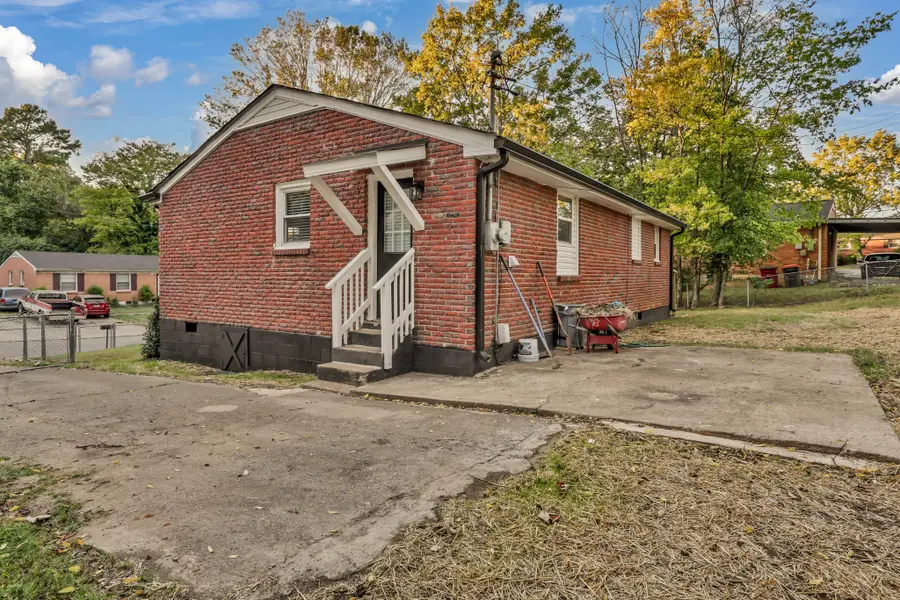 707 Forest St, Clarksville, TN 37040 - #3