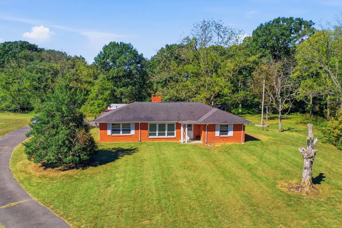 5554 Stacy Springs Rd, Springfield, TN 37172 - #1