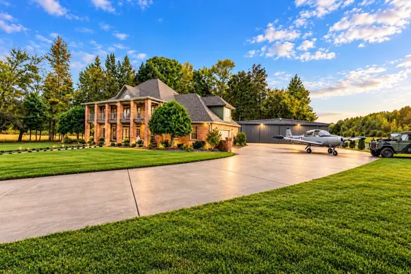 106 W Crosswinds Ct, Tullahoma, TN 37388