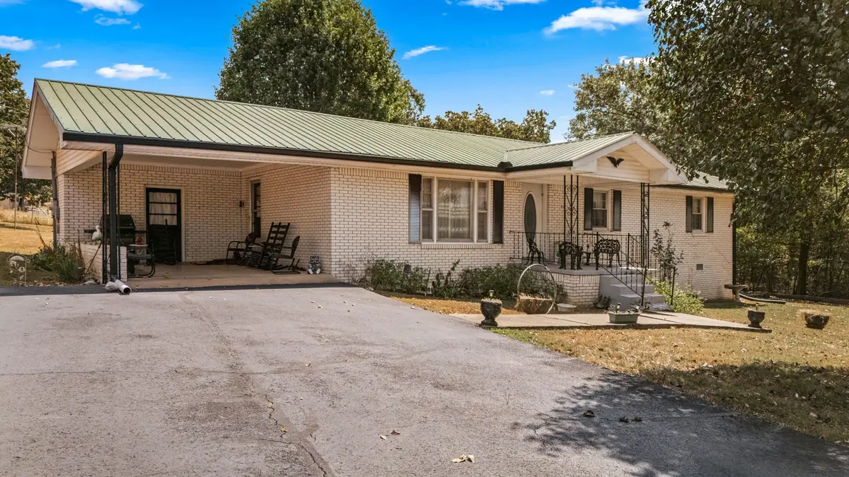 6171 Dug Hollow Rd, Bradyville, TN 37026 - #1