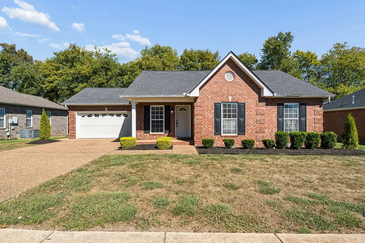 614 Lilycrest Dr, Gallatin, TN 37066 - #1