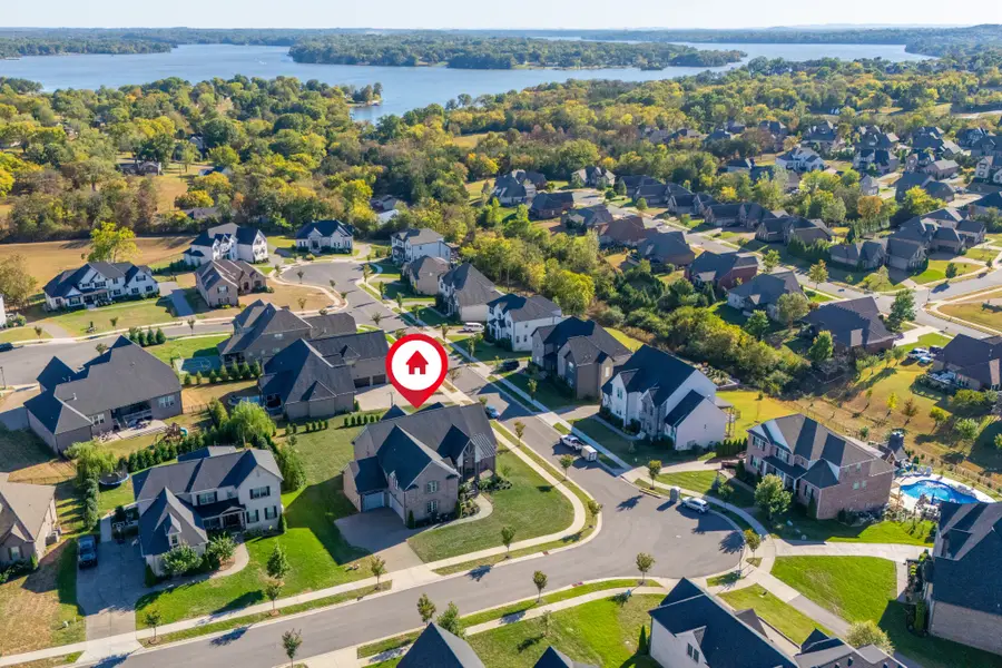 1011 Keeneland Dr, Gallatin, TN 37066 - #2
