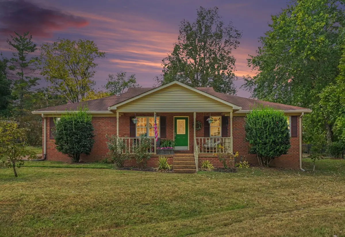 110 Lynn Dr, Gallatin, TN 37066 - #1