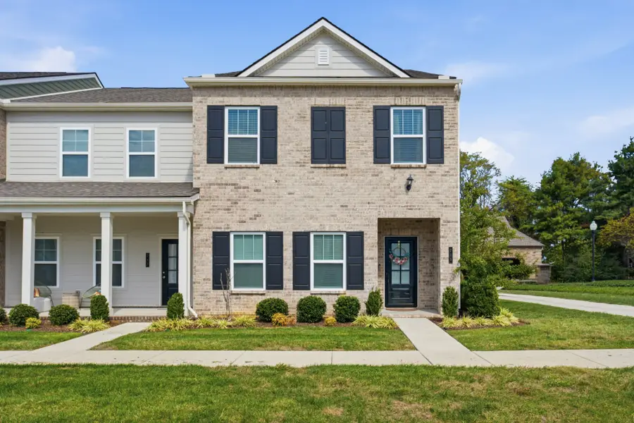 715 Coburg Street, Gallatin, TN 37066 - #2