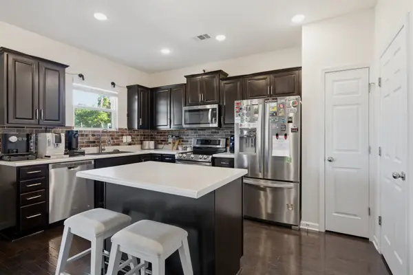 1203 Lumsley Dr, Lebanon, TN 37087