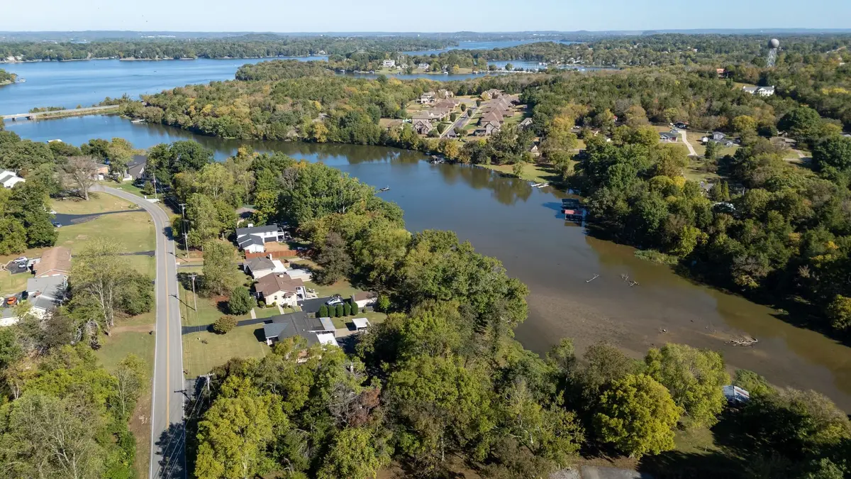 425 Lakeshore Dr, Old Hickory, TN 37138 - #1