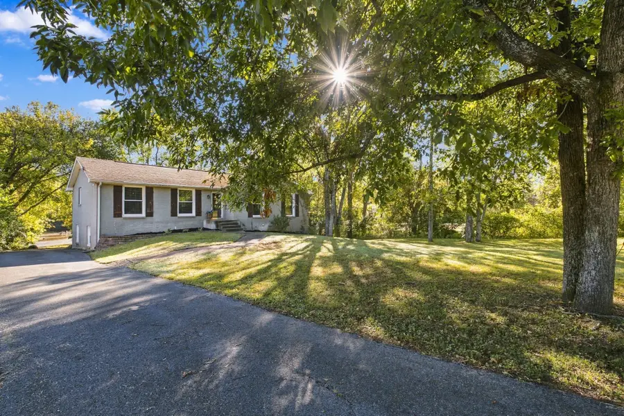 425 Lakeshore Dr, Old Hickory, TN 37138 - #3