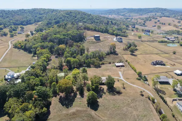 2427 Allisona Rd, Eagleville, TN 37060