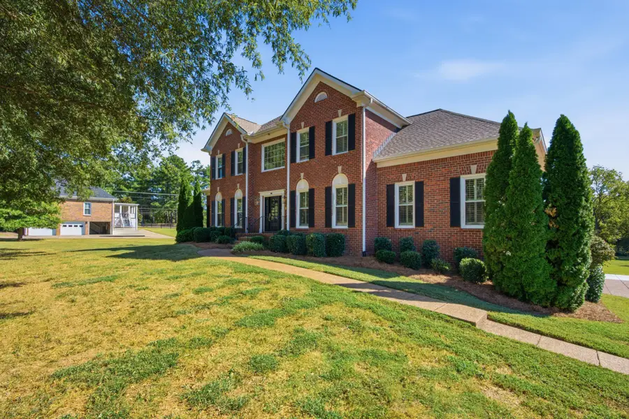 2405 Douglass Glen Ln, Franklin, TN 37064 - #2