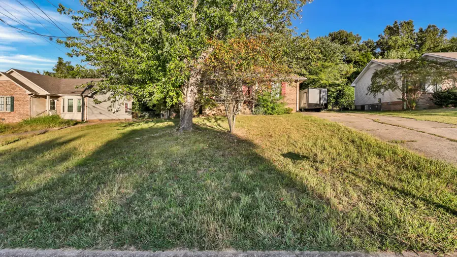 282 Moncrest Dr, Clarksville, TN 37042 - #3