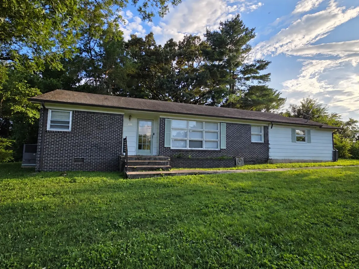 300 Edgewater Dr, Winchester, TN 37398 - #1