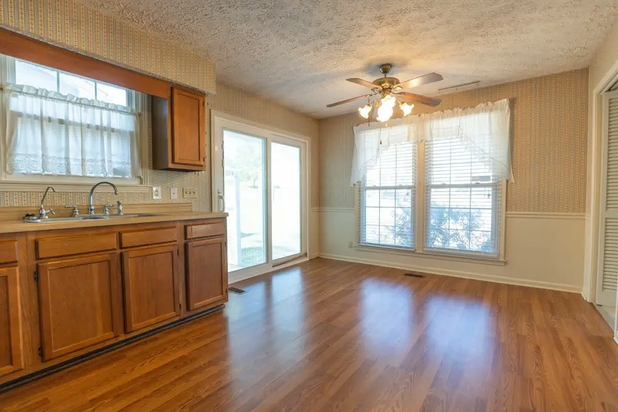 305 Heritage Ct, Madison, TN 37115 - #3