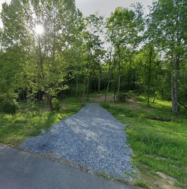 153 Lena Loop, Burns, TN 37029