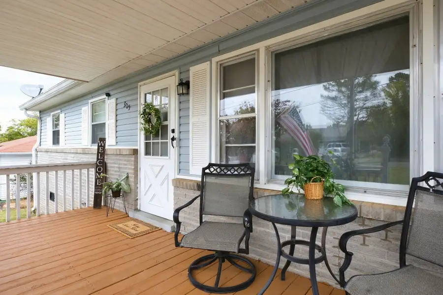 305 S Fairoak St, Shelbyville, TN 37160 - #3