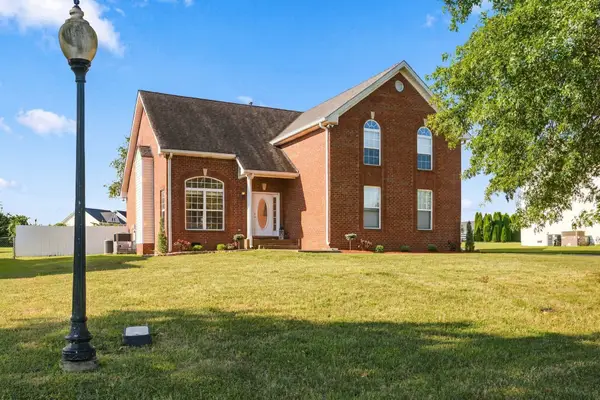 2014 Elaina Jeanne Dr, Pleasant View, TN 37146