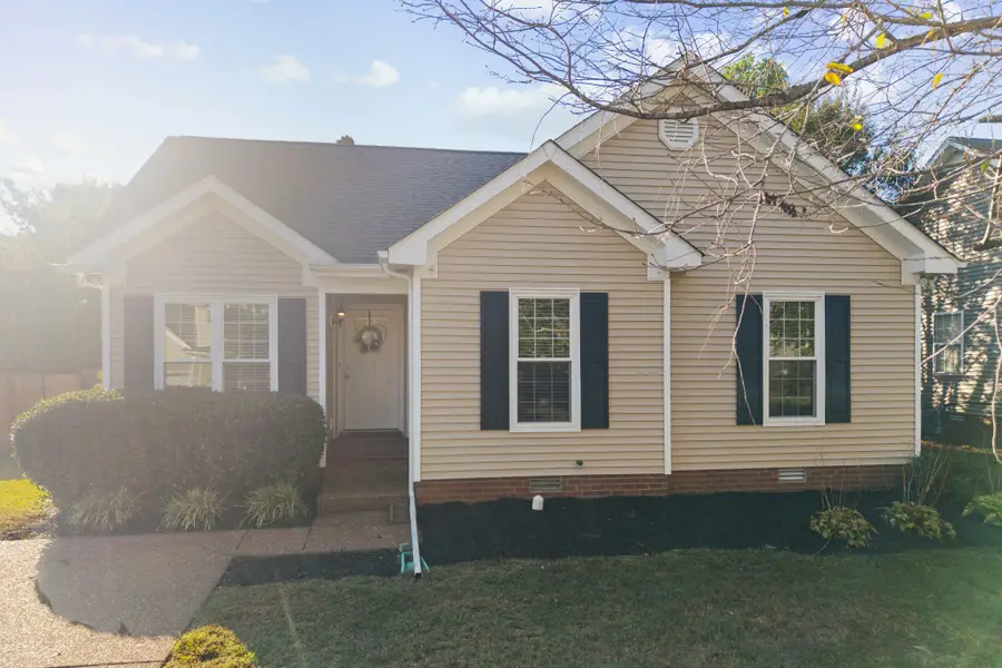 1140 Summerville Cir, Thompsons Station, TN 37179 - #2
