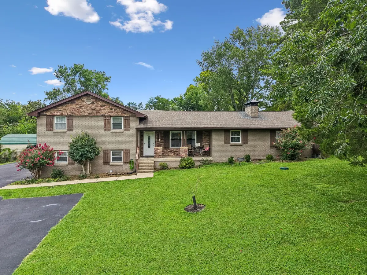708 Glen Oaks Dr, Mount Juliet, TN 37122 - #1