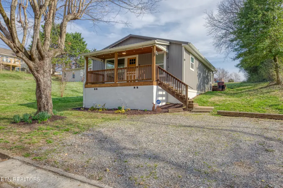 703 N D St, Lenoir City, TN 37771 - #2
