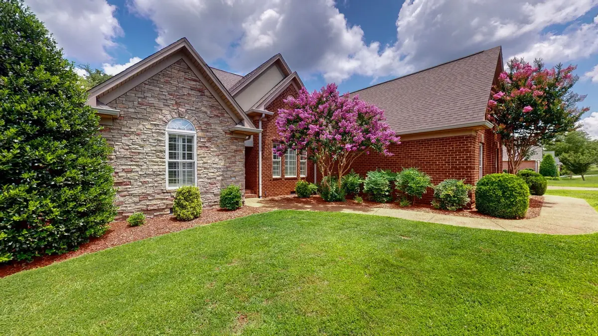 1007 Briarwood Dr, Cottontown, TN 37048 - #1