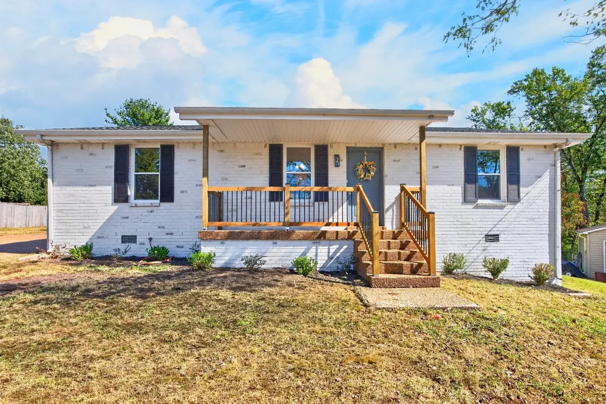 692 Southview Dr, Old Hickory, TN 37138 - #1
