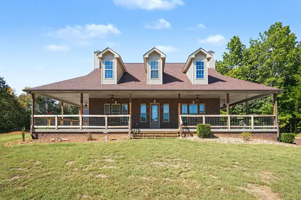 168 Camaro Dr, Chapmansboro, TN 37035