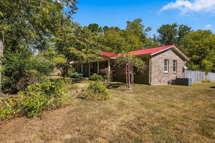 624 Crestland Dr, Columbia, TN 38401 - #3
