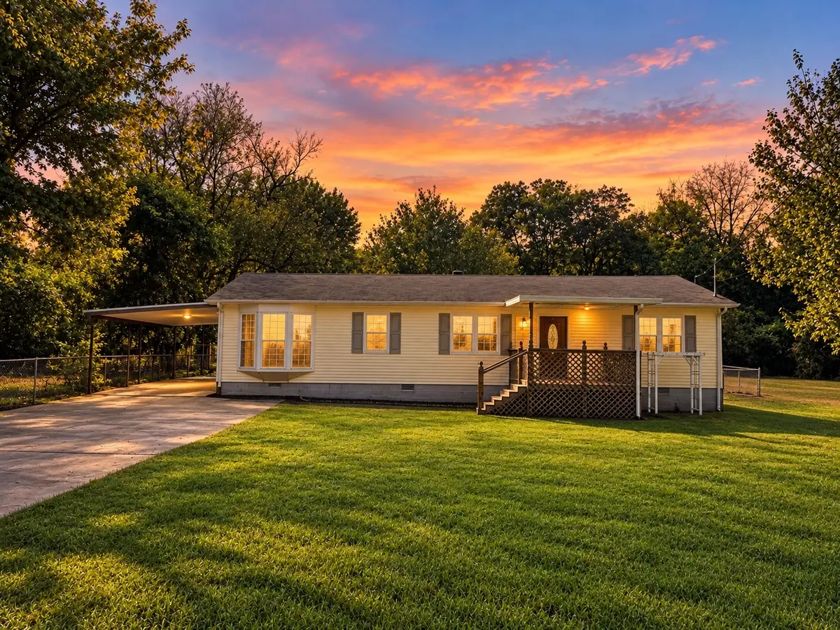 1020 Emerson St, Manchester, TN 37355 - #1