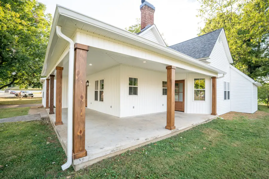 221 S Military Ave, Lawrenceburg, TN 38464 - #3