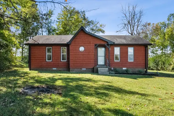 103 Ravenwood Cir, Dickson, TN 37055