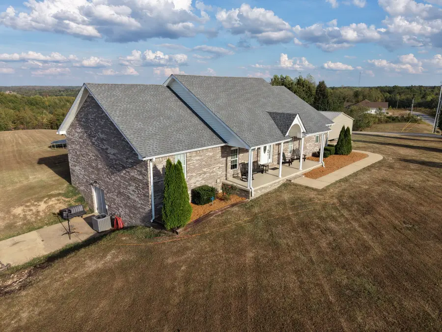 147 Edgehill Ln, Waynesboro, TN 38485 - #3