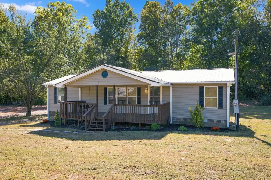 1005 Briarwood Dr, Charlotte, TN 37036 - #2
