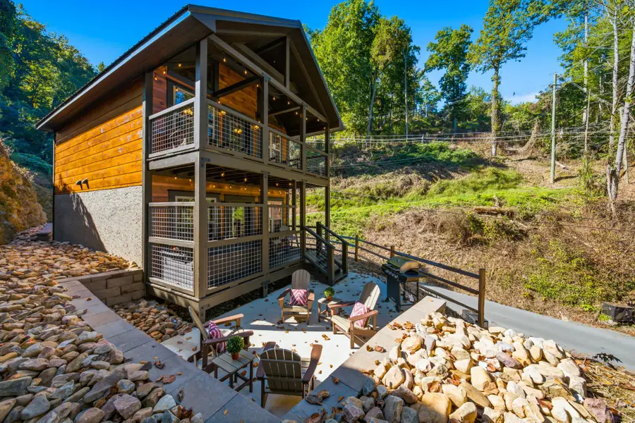 253 Silverbell Ln, Gatlinburg, TN 37738 - #2