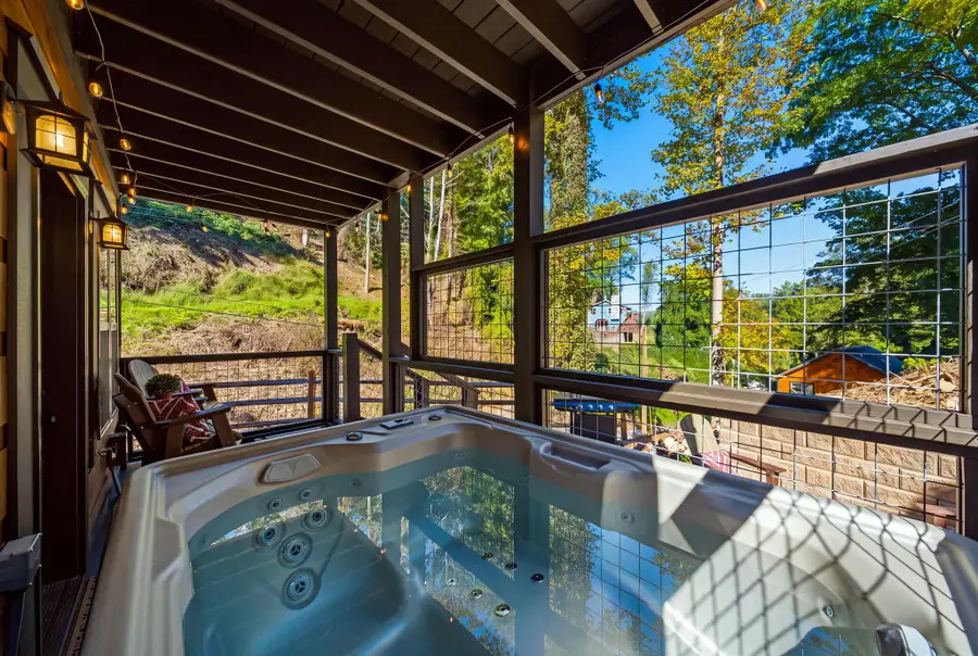253 Silverbell Ln, Gatlinburg, TN 37738 - #3