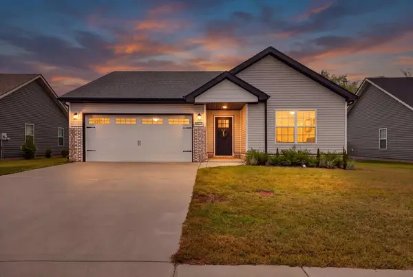 1060 Dublin Dr, Clarksville, TN 37042