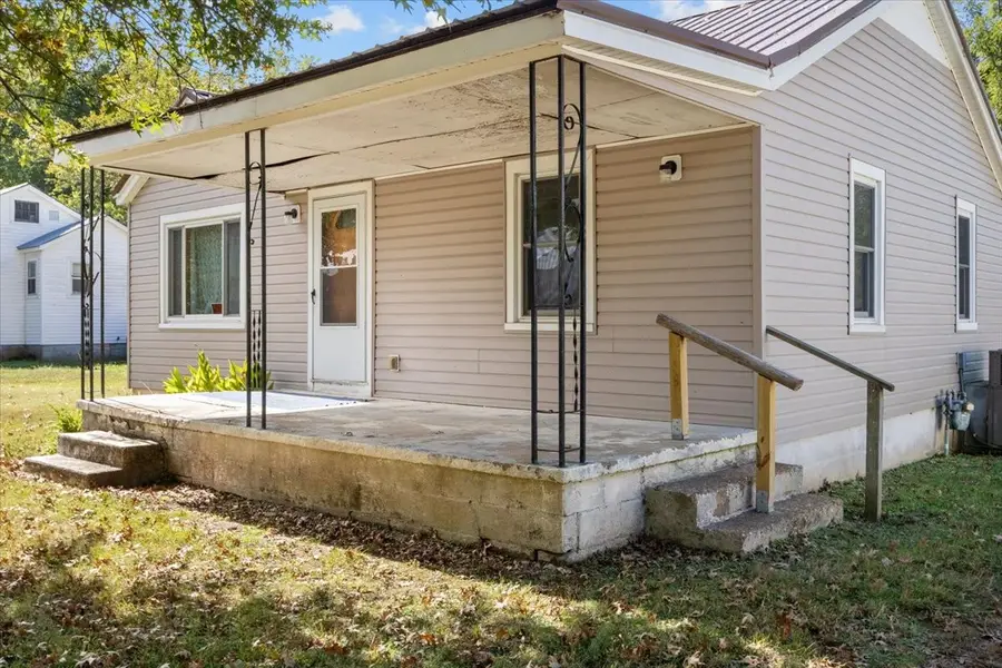 106 Park Cir, Waverly, TN 37185 - #3