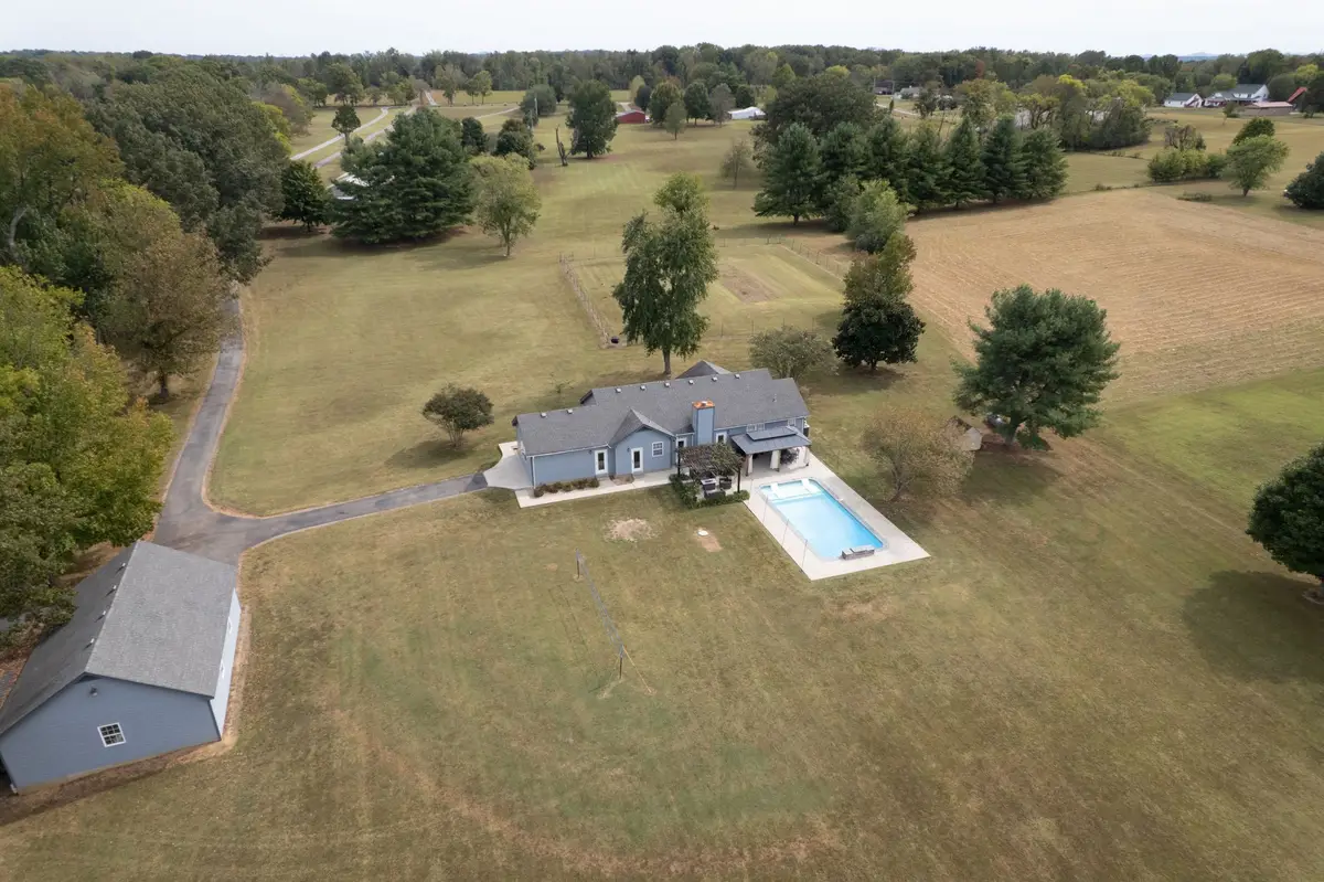 8132 Cairo Bend Rd, Lebanon, TN 37087 - #1