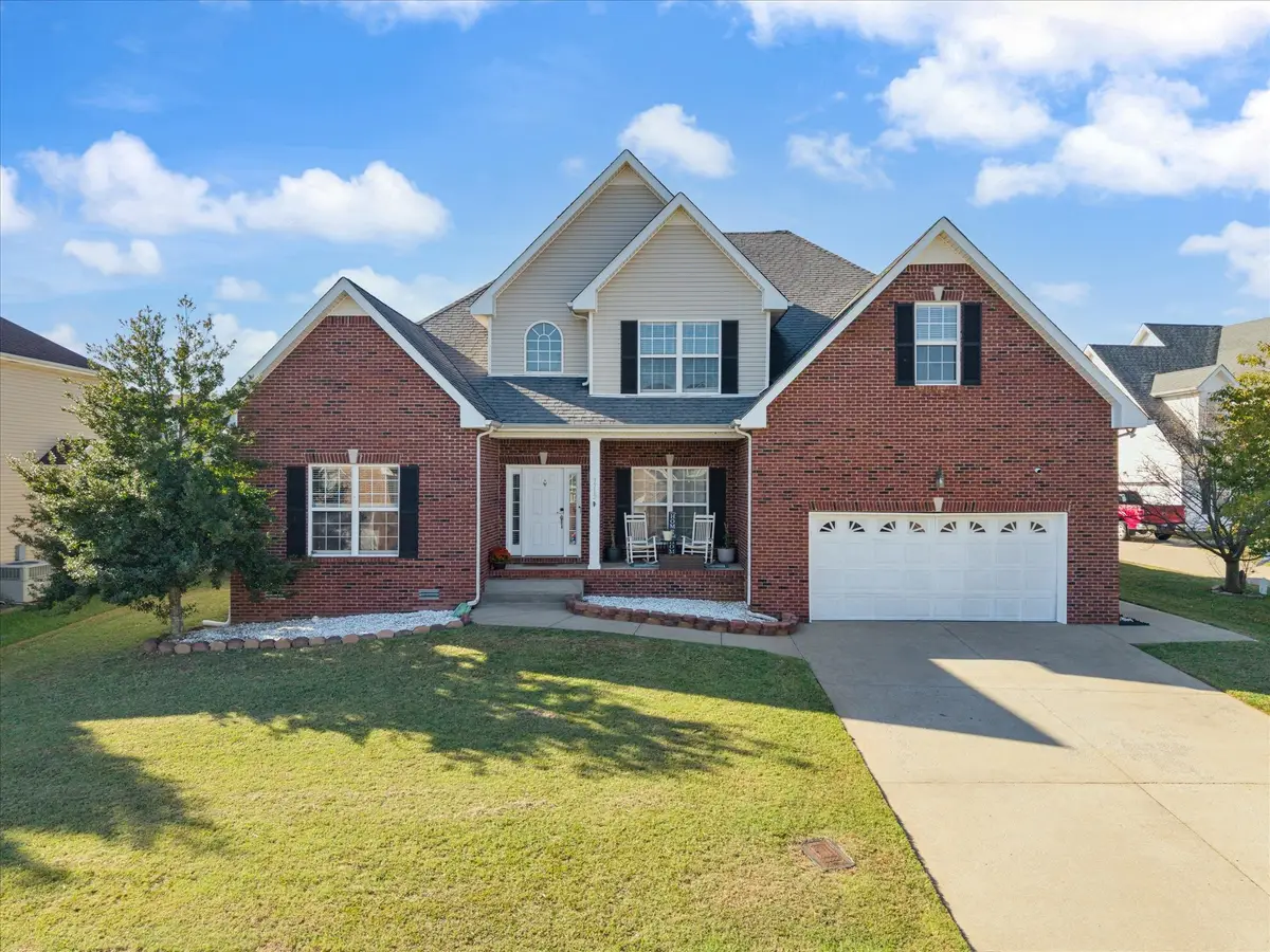 3712 Meadow Knoll Ct, Clarksville, TN 37040 - #1