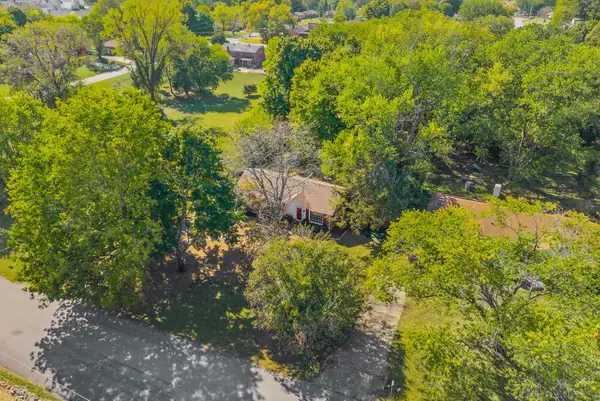 2030 Whitland Dr, Clarksville, TN 37043