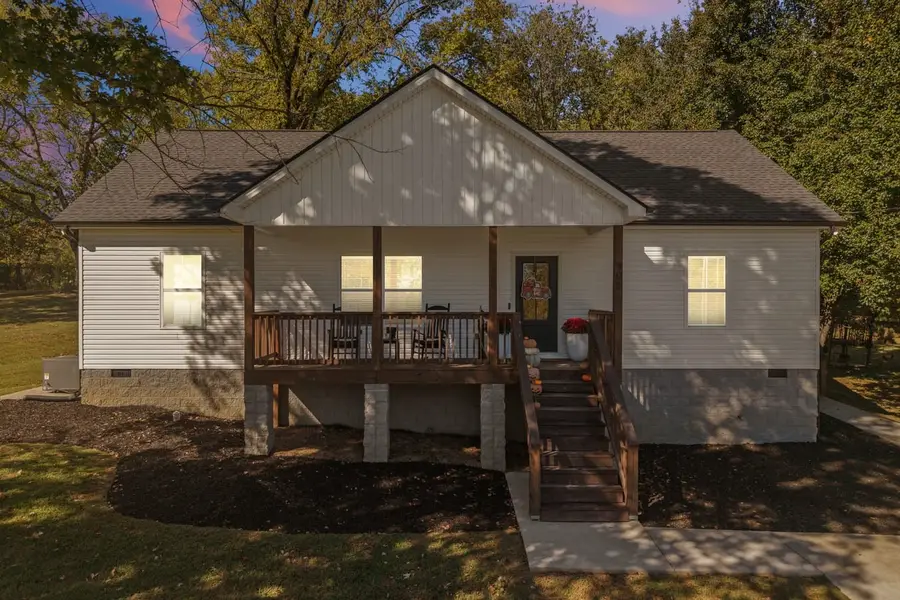 405 Oakview Dr, Columbia, TN 38401 - #2