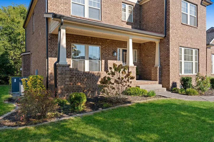 1042 Cantwell Pl, Spring Hill, TN 37174 - #2