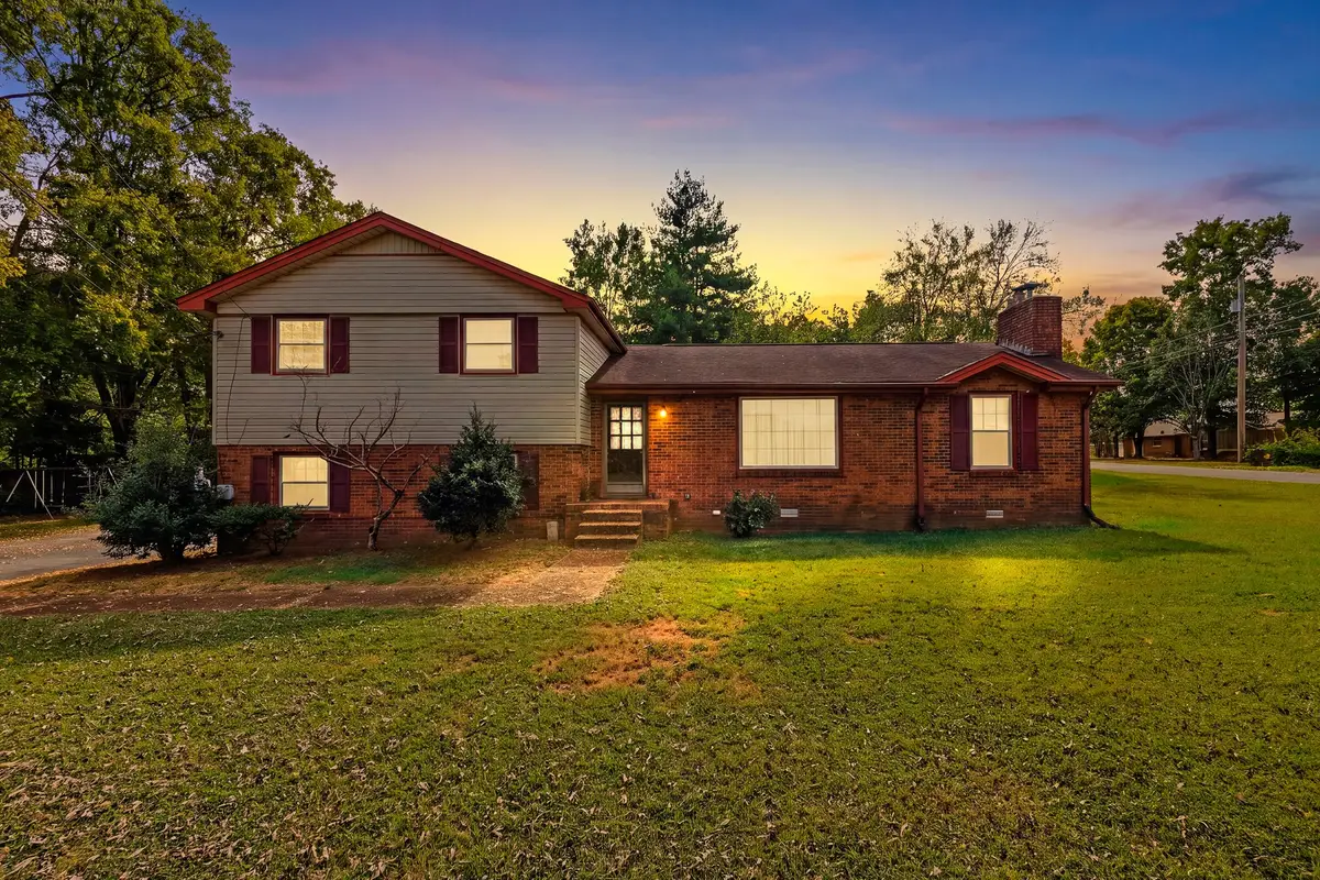 215 Brookside Dr, Old Hickory, TN 37138 - #1