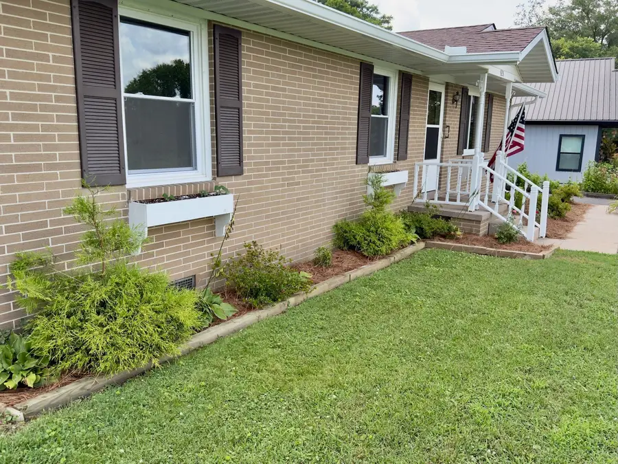 925 Old Mcminnville Rd, Woodbury, TN 37190 - #3