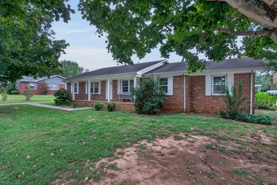 74 Crestview Dr, McMinnville, TN 37110 - #2