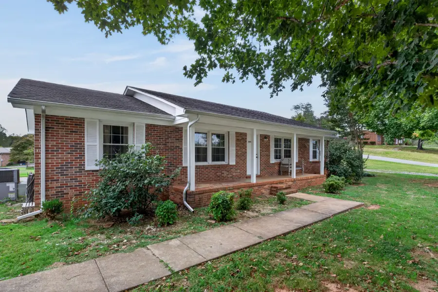 74 Crestview Dr, McMinnville, TN 37110 - #3