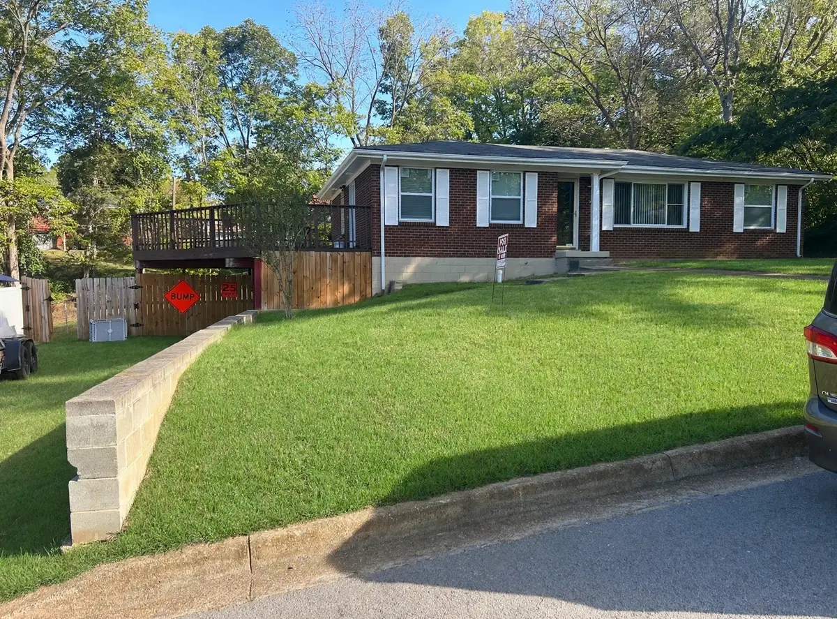 1060 Forrest Dr, Clarksville, TN 37040 - #1
