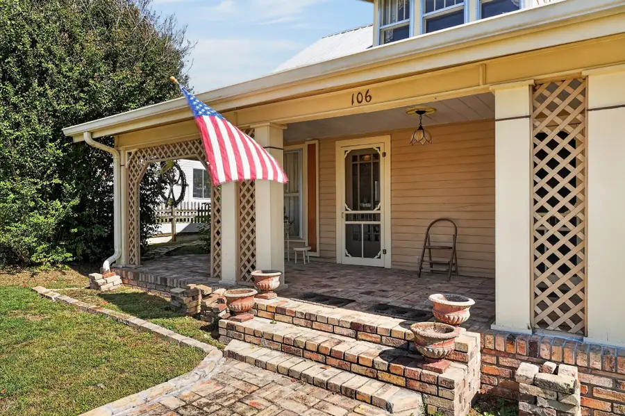 106 W End Ave, McMinnville, TN 37110 - #2