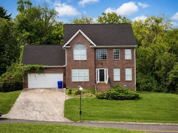 8866 Brucewood Ln, Knoxville, TN 37923