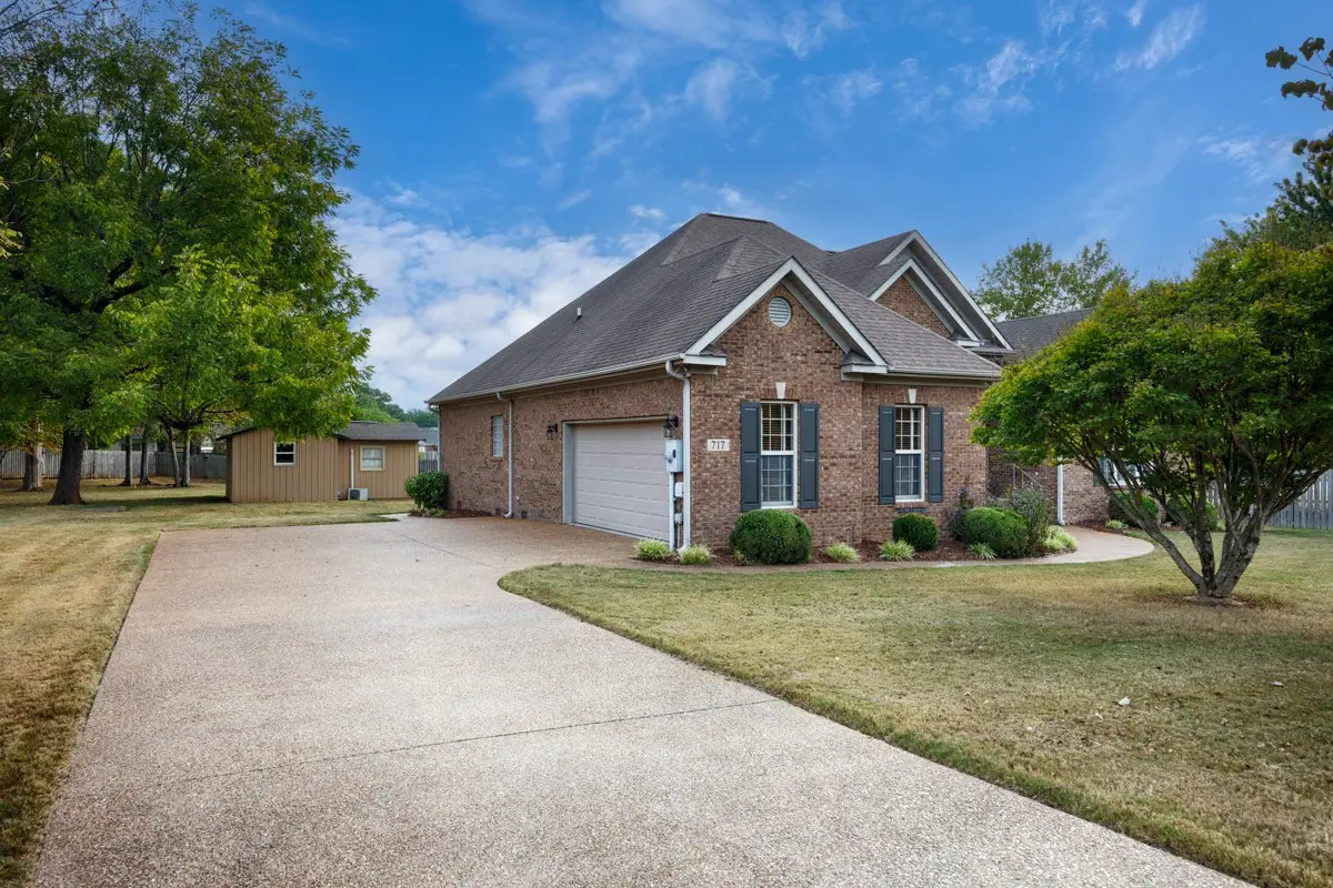 717 S Clinton St, Athens, AL 35611 - #1