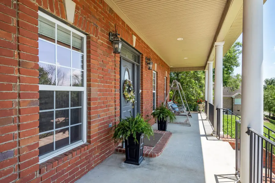 8216 W Chase Ct, Nashville, TN 37221 - #2