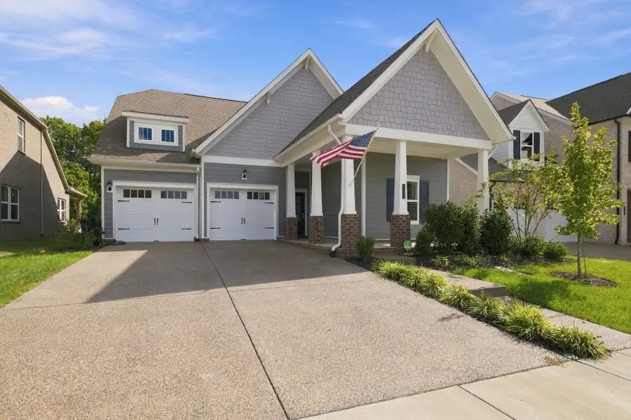 8013 Headwaters Dr, Franklin, TN 37064 - #2